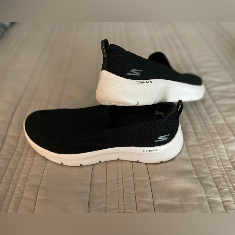 Sketchers go walk 9.5 women